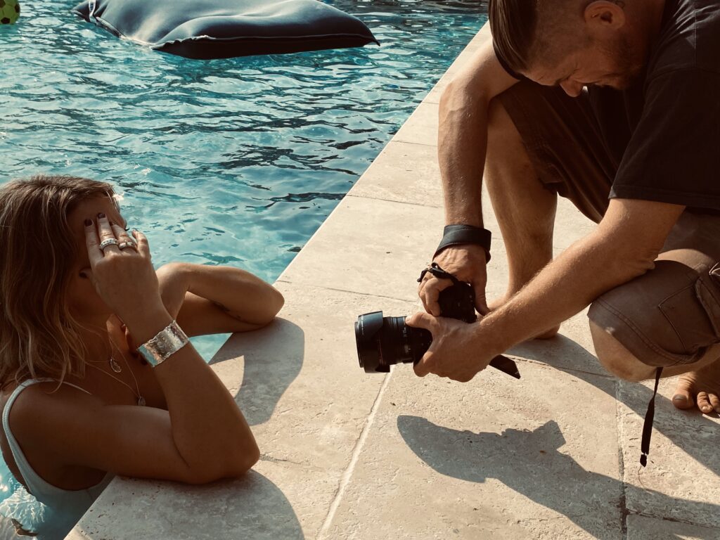 shooting photos de la nouvelle collection dans notre piscine